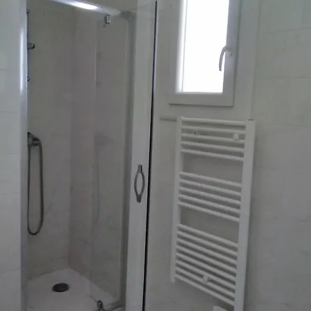 Διαμέρισμα F3 Bas Dans Bas De Avec Terrasse *